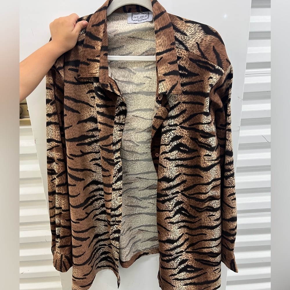 cheetah button up blouse womens size large